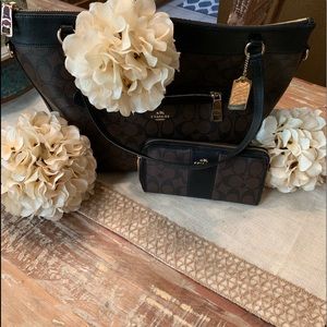 Coach Signature Tote with matching wallet